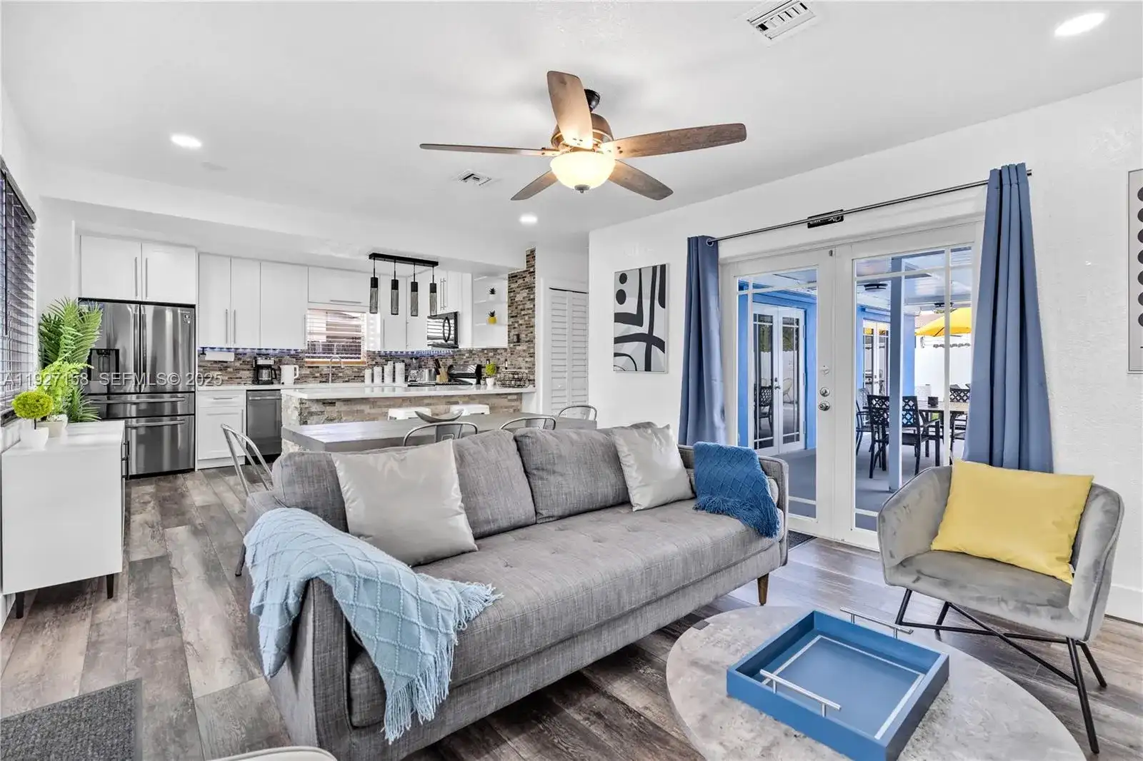 7831 Hope St, Hollywood FL 33024 photo 2