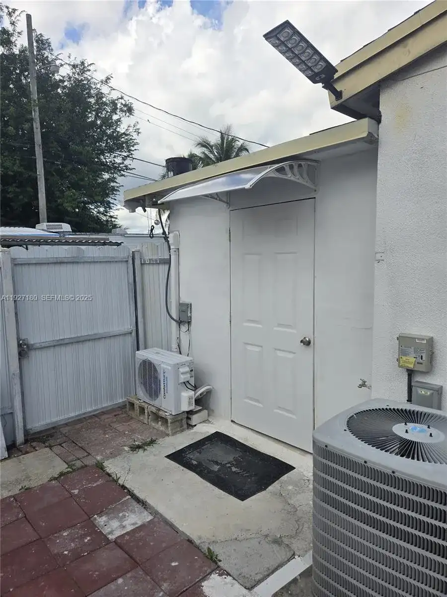 16240 NW 18th Ave, Miami Gardens FL 33054 photo 4