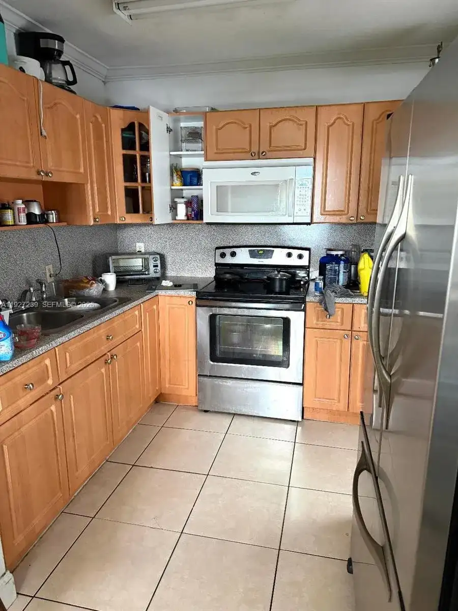 8910 NW 33rd Ct Rd, Miami FL 33147 photo 2