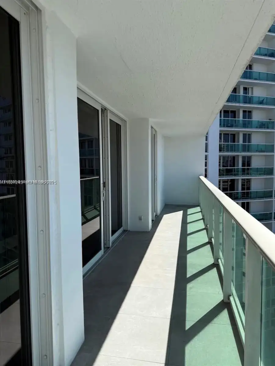 100 Bayview Dr # 903, Sunny Isles Beach FL 33160 photo 5