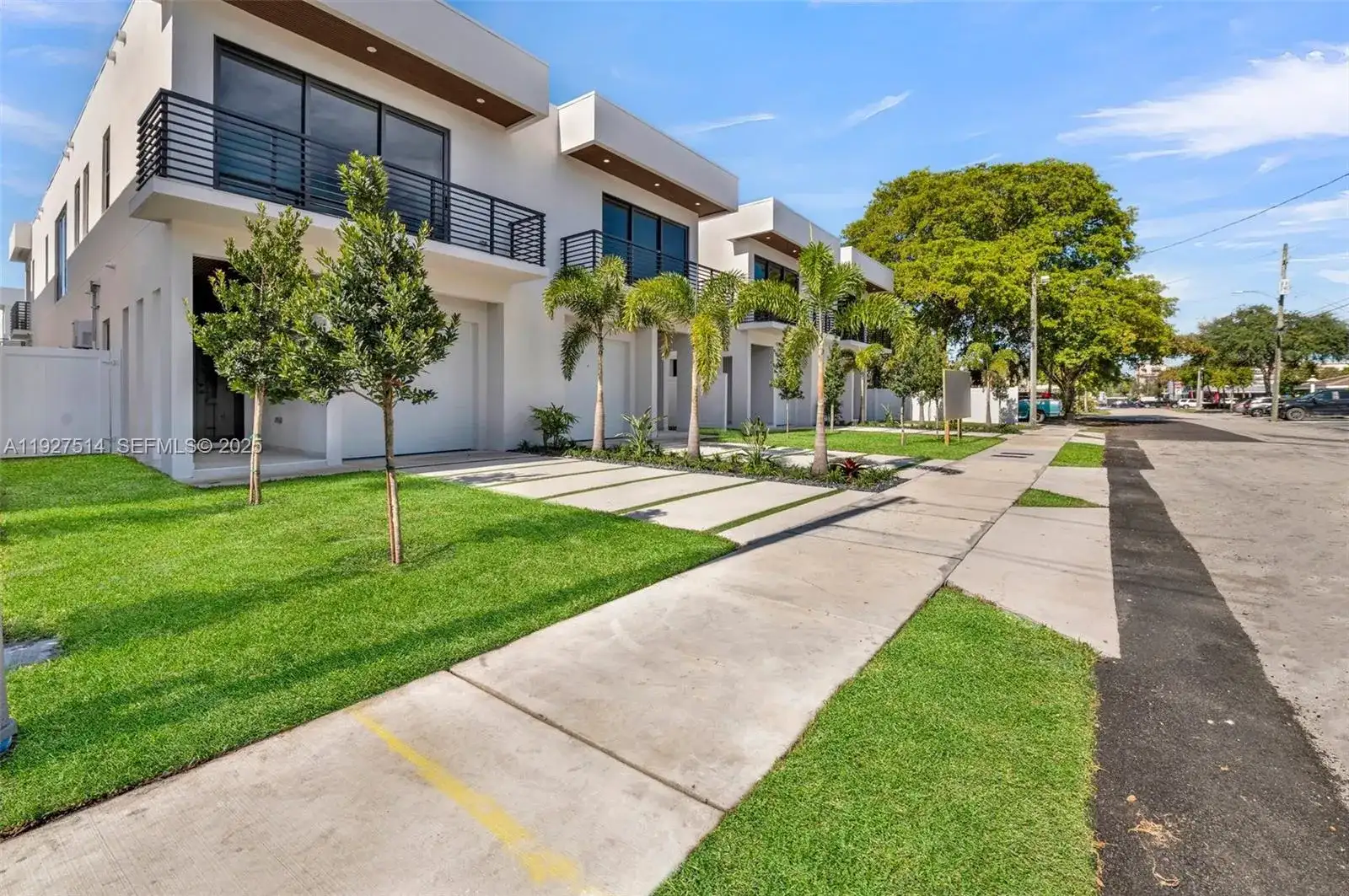 915 NE 17th Ter, Fort Lauderdale FL 33304 photo 3