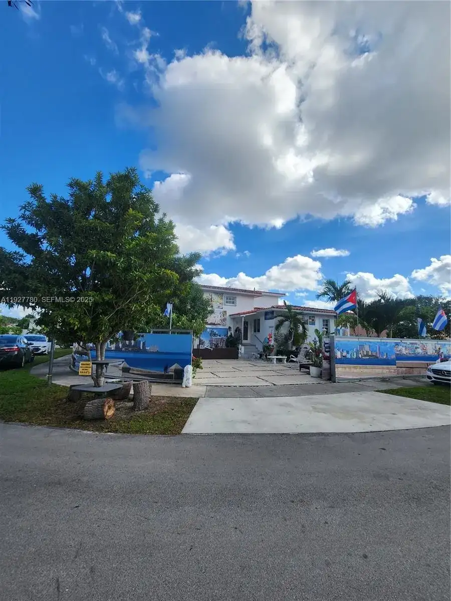 1645 SW 83rd Ct, Miami FL 33155 photo 2