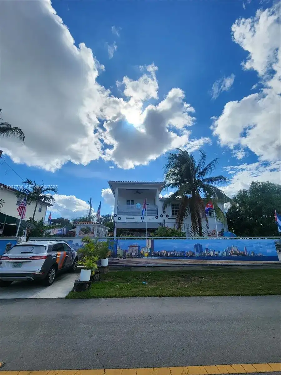 1645 SW 83rd Ct, Miami FL 33155 photo 4