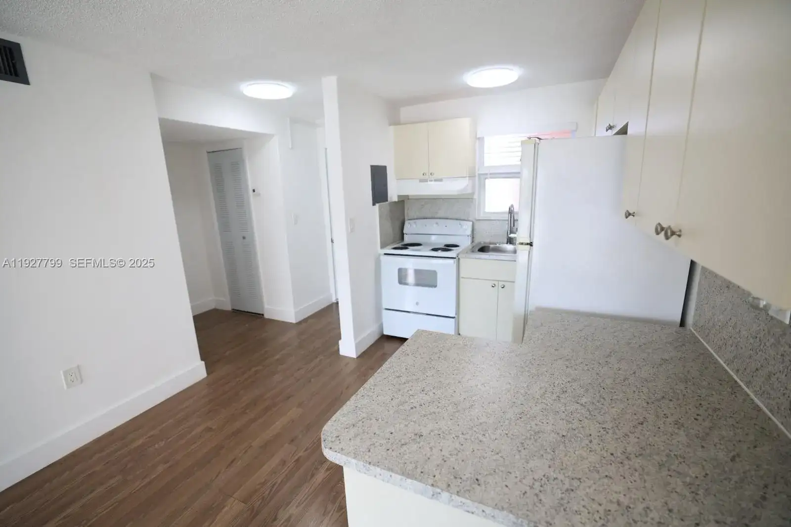 3501 W 11th Ave # 204, Hialeah FL 33012 photo 3