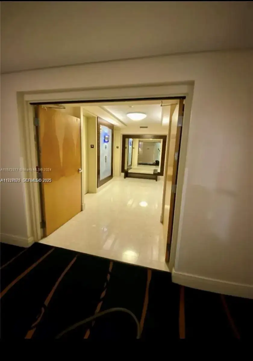 185 SW 7th St # 1406, Miami FL 33130 photo 5