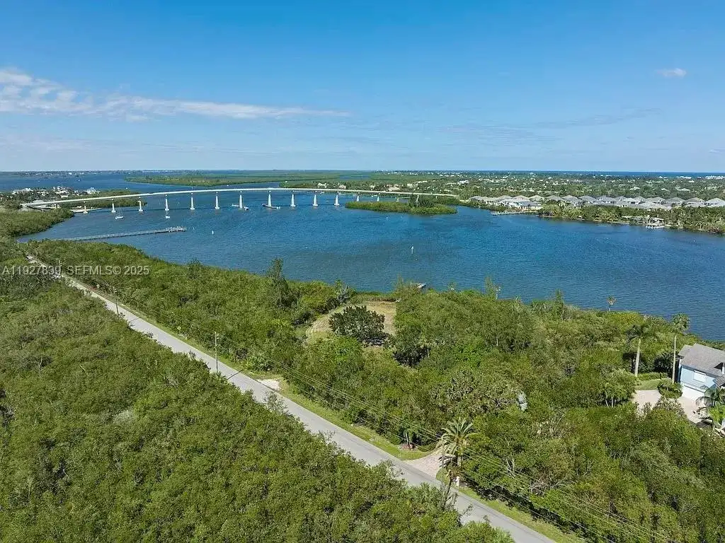 250 Live Oak Dr, Vero Beach FL 32963 photo 3