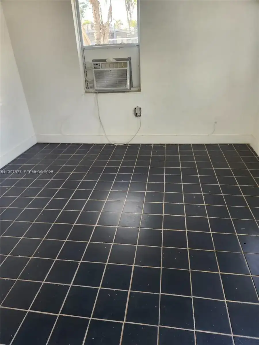 10 NW 28th Way, Fort Lauderdale FL 33311 photo 4