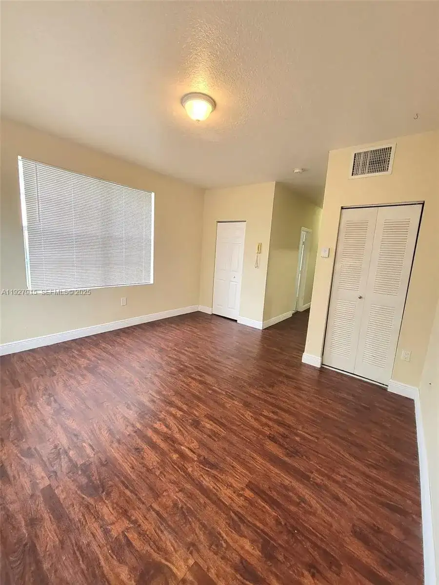 237 NW 10th Ave # 1, Miami FL 33128 photo 3