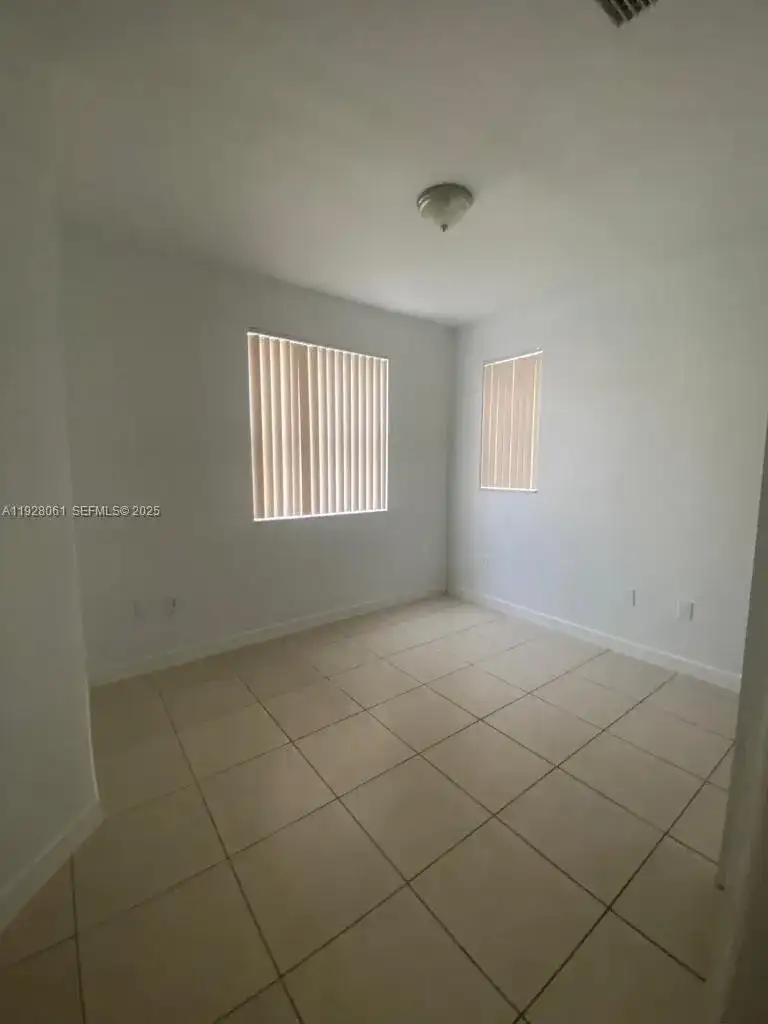 1652 SE 28th St # 105, Homestead FL 33035 photo 3
