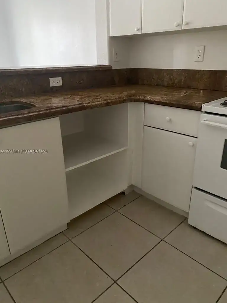 1652 SE 28th St # 105, Homestead FL 33035 photo 4
