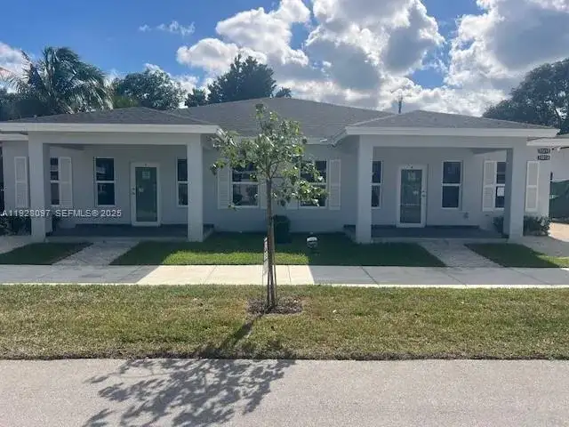 10210 SW 170th Ter, Miami FL 33157 photo 2