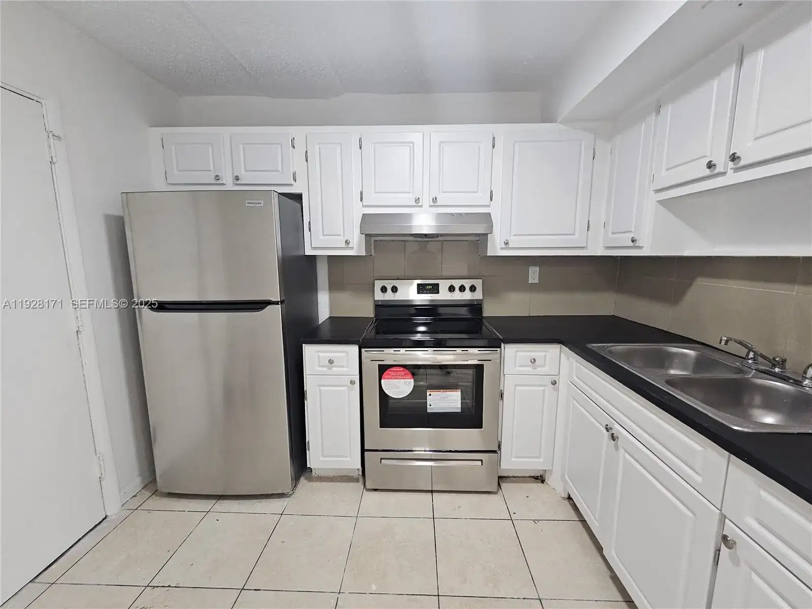 3610 NW 21st St # 206, Lauderdale Lakes FL 33311 photo 2