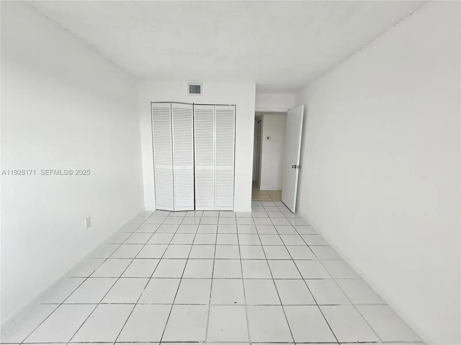 3610 NW 21st St # 206, Lauderdale Lakes FL 33311 photo 4
