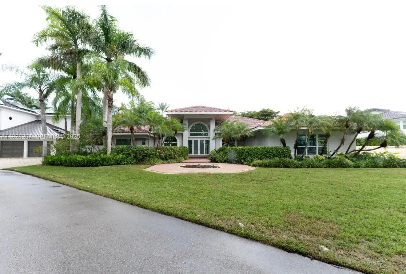 7440 SW 170th Ter, Palmetto Bay FL 33157 photo 2