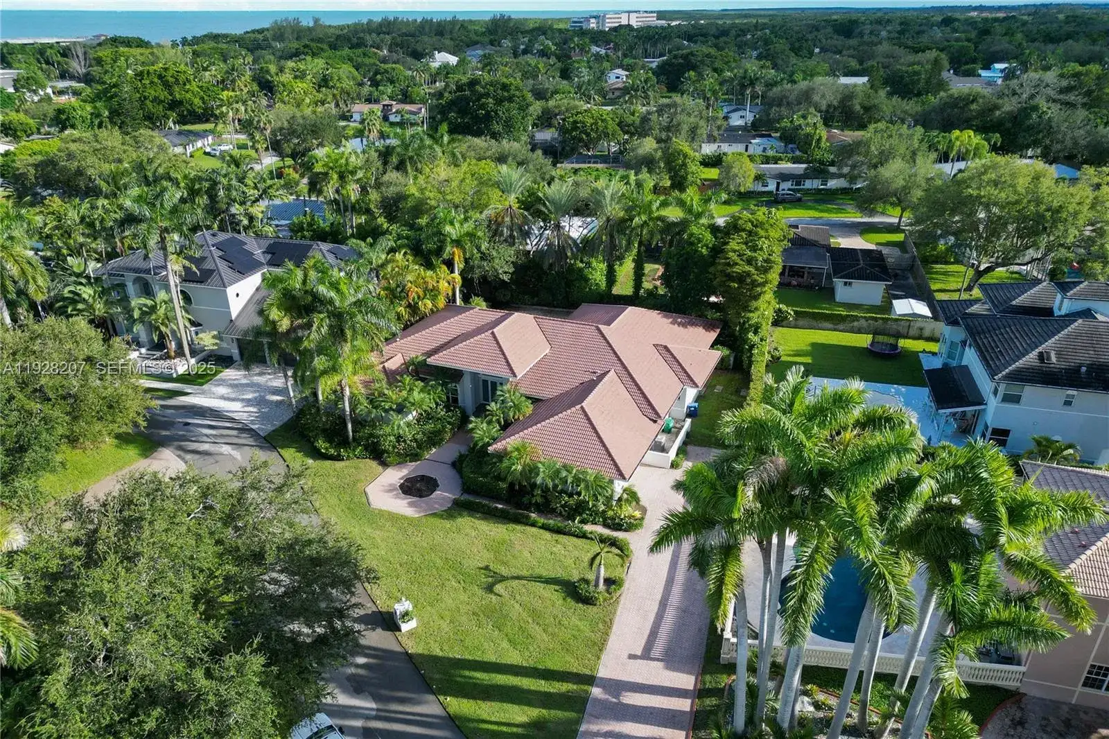 7440 SW 170th Ter, Palmetto Bay FL 33157 photo 3