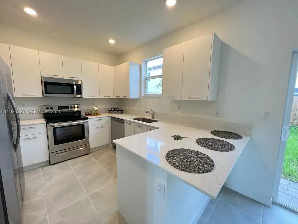 12612 NW 23rd Pl, Miami FL 33167 photo 3