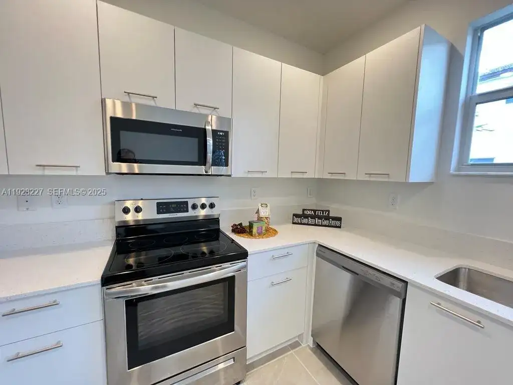 12612 NW 23rd Pl, Miami FL 33167 photo 4