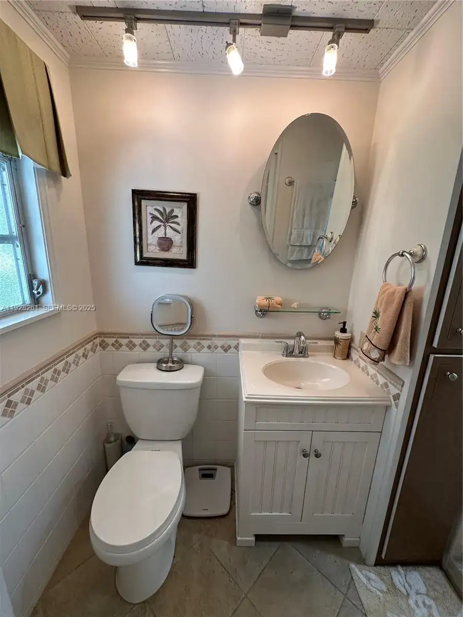 573 NE 47CT, Deerfield Beach FL 33064 photo 3