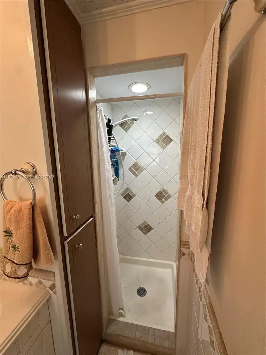 573 NE 47CT, Deerfield Beach FL 33064 photo 4