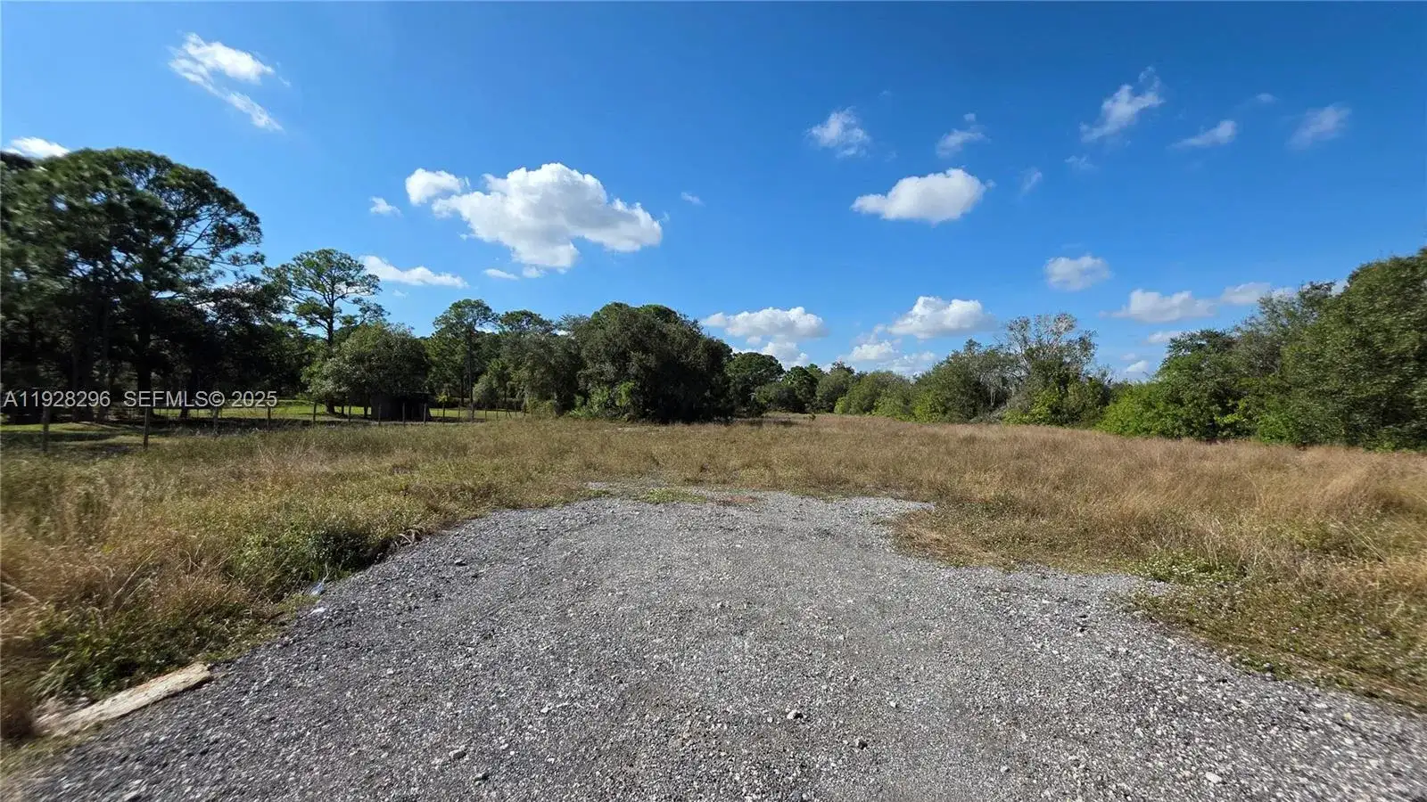 380 N Jinete ST, Clewiston FL 33440 photo 3