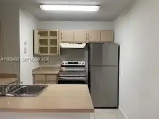 18324 NW 68 # H, Hialeah FL 33015 photo 4