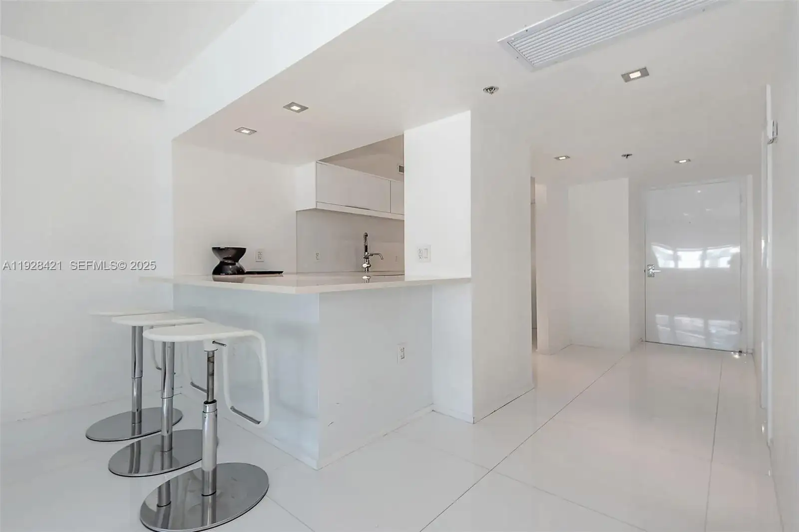 100 Lincoln Rd # 839, Miami Beach FL 33139 photo 3