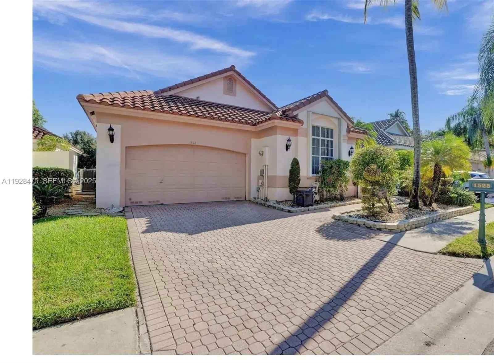 1525 W Lacosta Dr W, Pembroke Pines FL 33027 photo 3