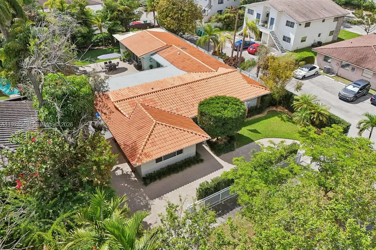 360 Menores Ave, Coral Gables FL 33134 photo 2