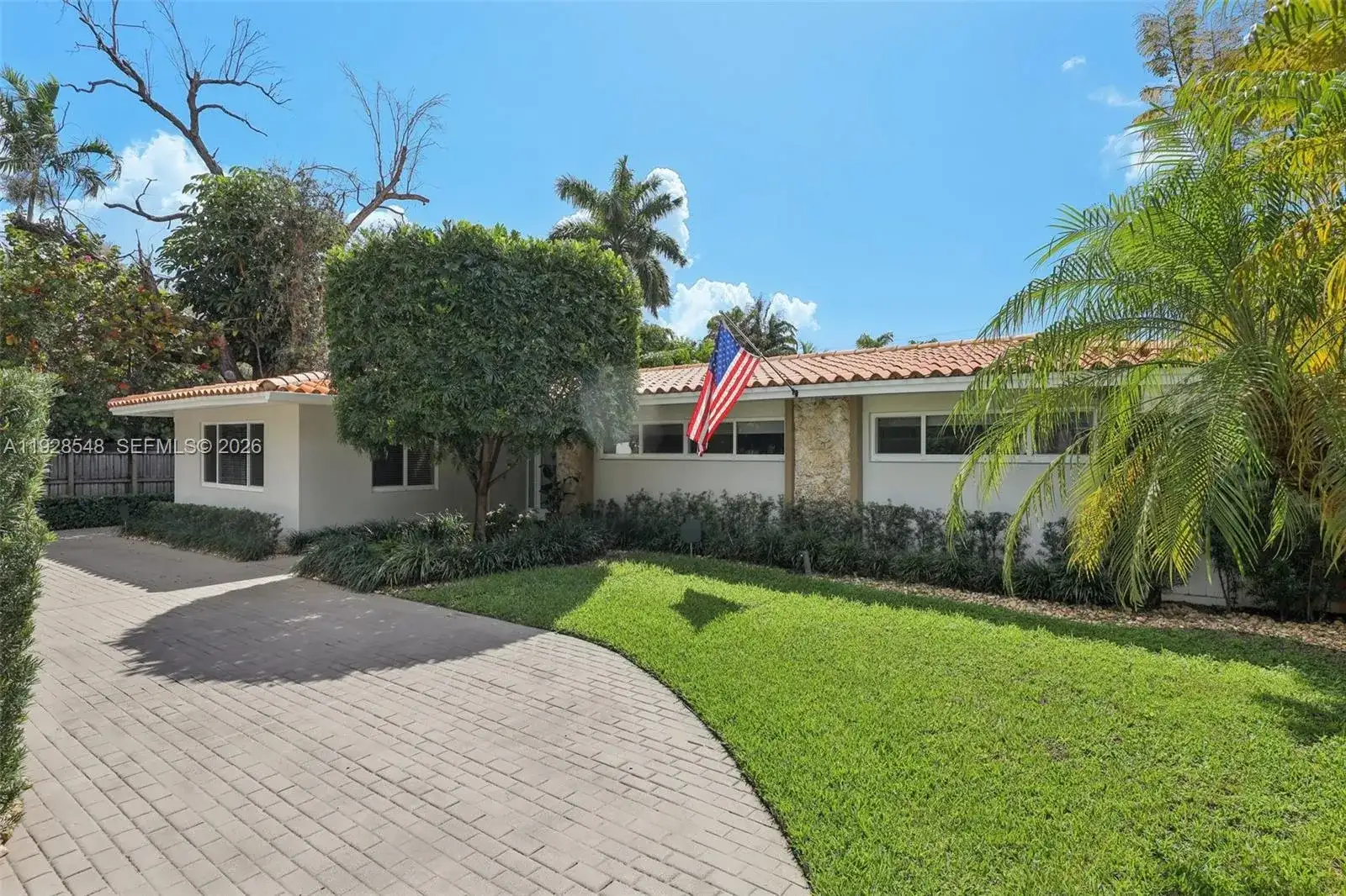 360 Menores Ave, Coral Gables FL 33134 photo 3