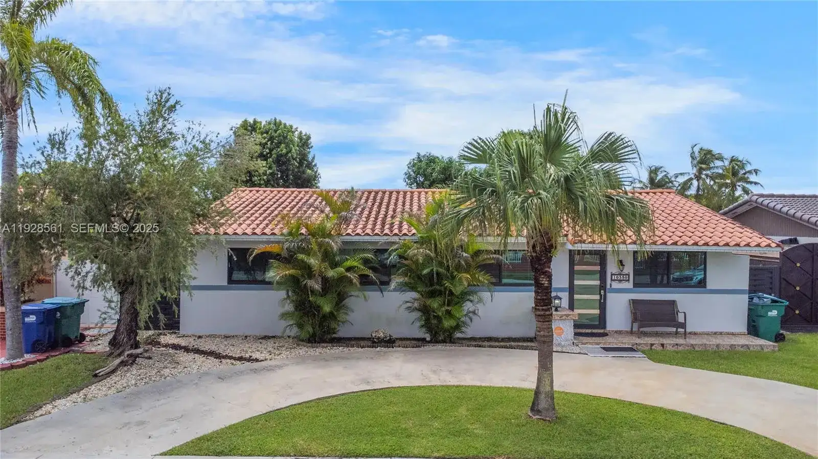 10350 SW 4th St, Sweetwater FL 33174 photo 3