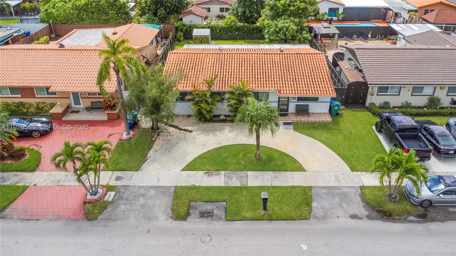 10350 SW 4th St, Sweetwater FL 33174 photo 4