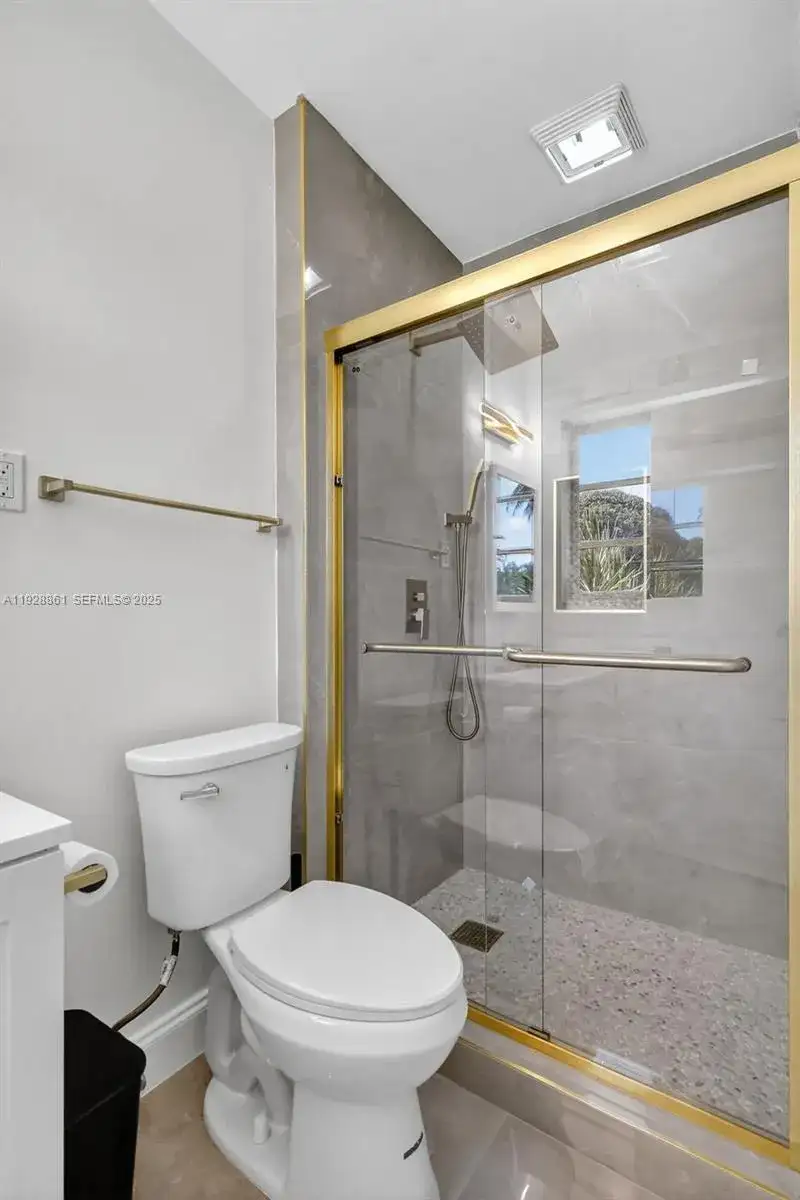 245 NE 175th St, North Miami Beach FL 33162 photo 3