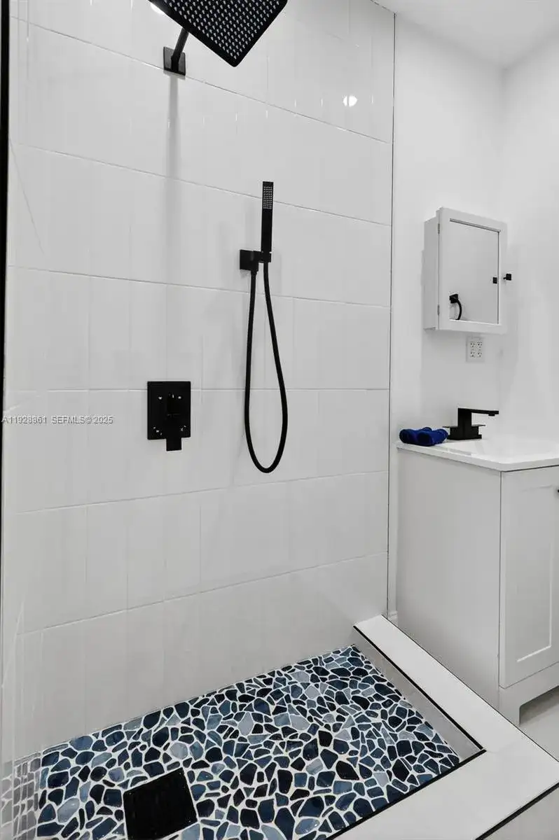 245 NE 175th St, North Miami Beach FL 33162 photo 5