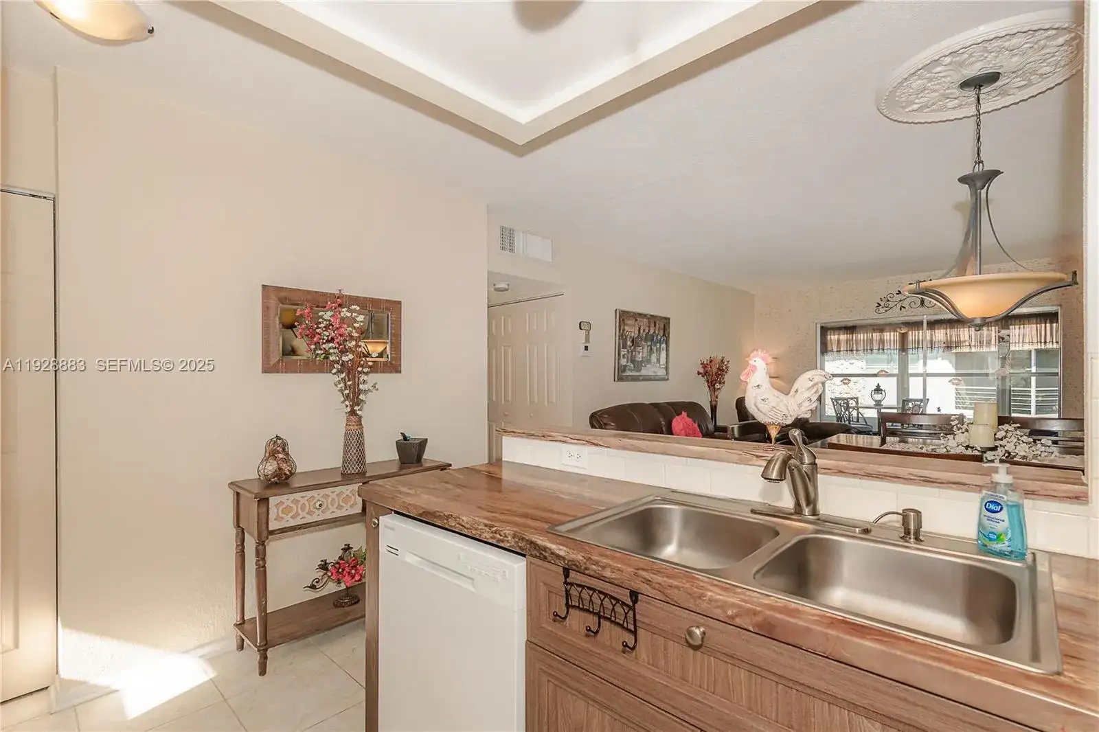 4805 NW 35th St # 601, Lauderdale Lakes FL 33319 photo 2