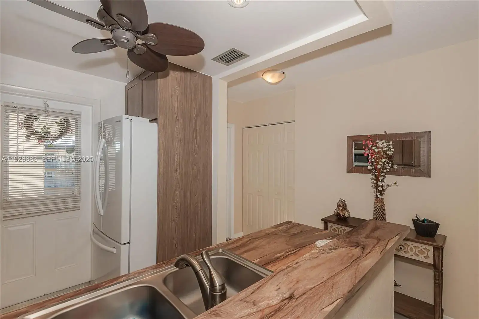 4805 NW 35th St # 601, Lauderdale Lakes FL 33319 photo 5