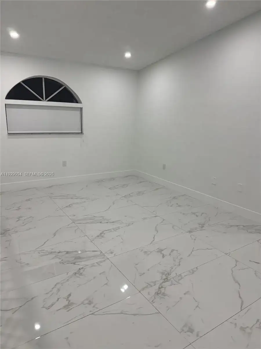 7698 W 34th Ln # 202, Hialeah FL 33018 photo 3