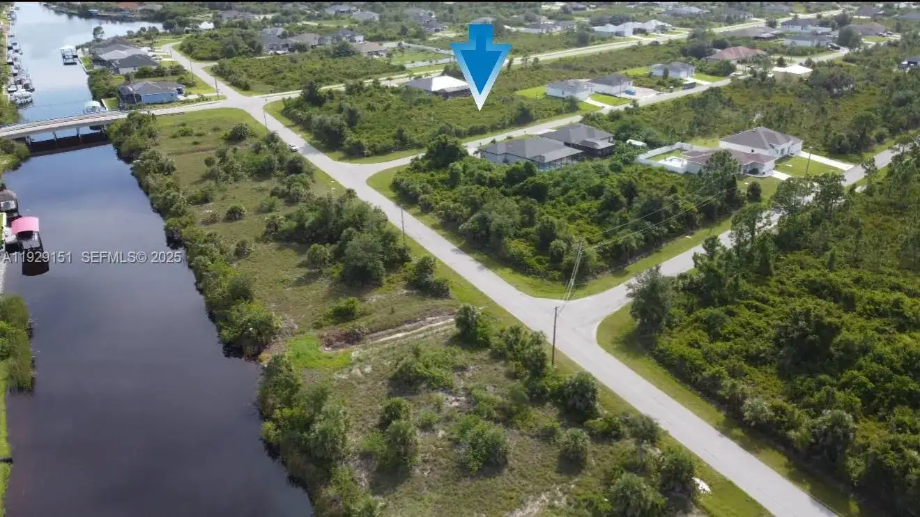 13581 Jeronimo Ln, Port Charlotte FL 33981 photo 2