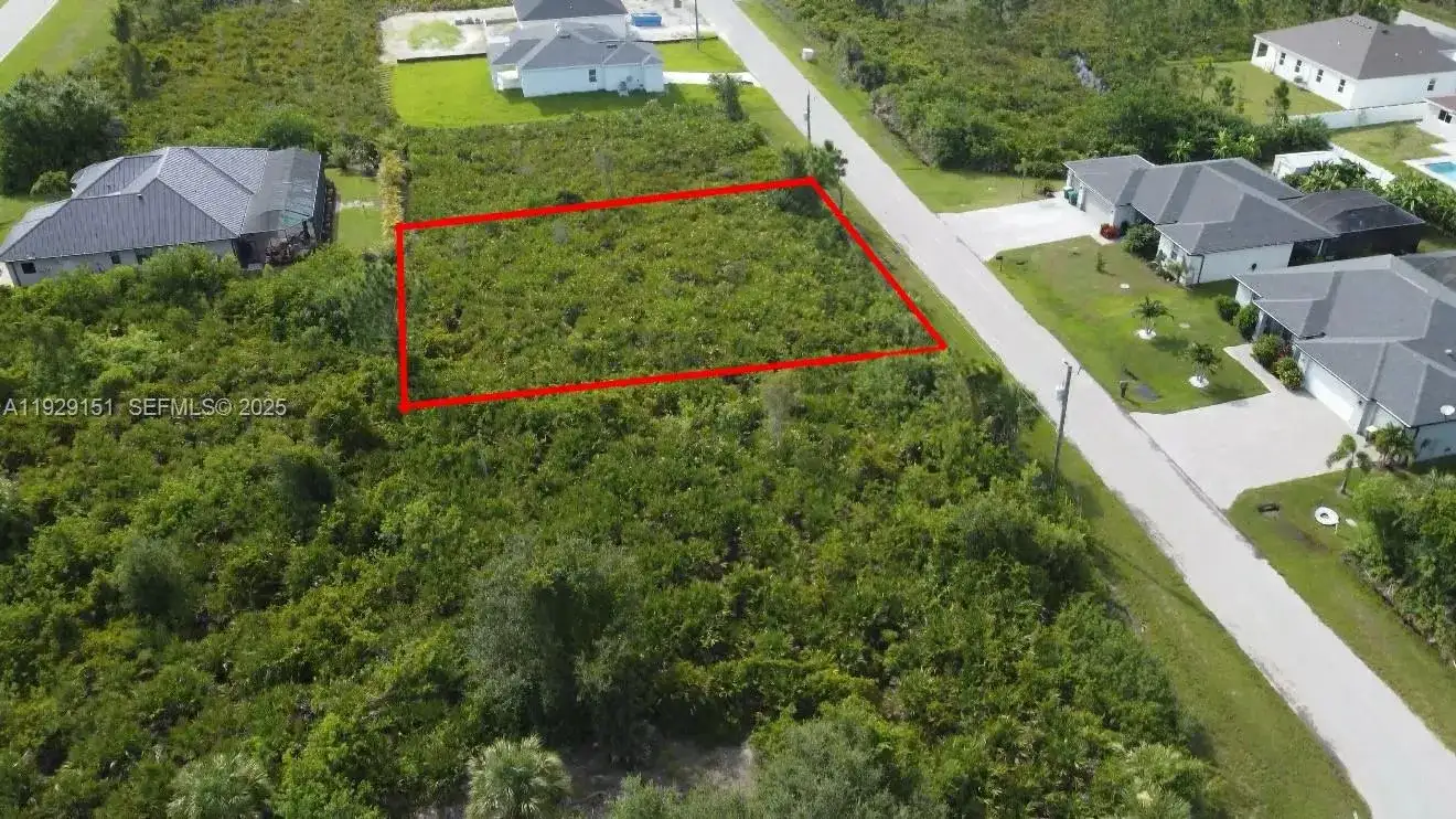 13581 Jeronimo Ln, Port Charlotte FL 33981 photo 3