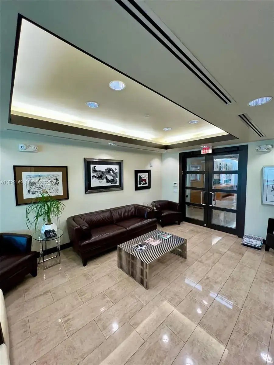 20900 NE 30 TH Ave, Aventura FL 33180 photo 4