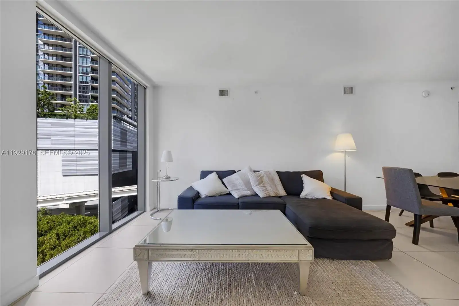 31 SE 6th St # 907, Miami FL 33131 photo 5