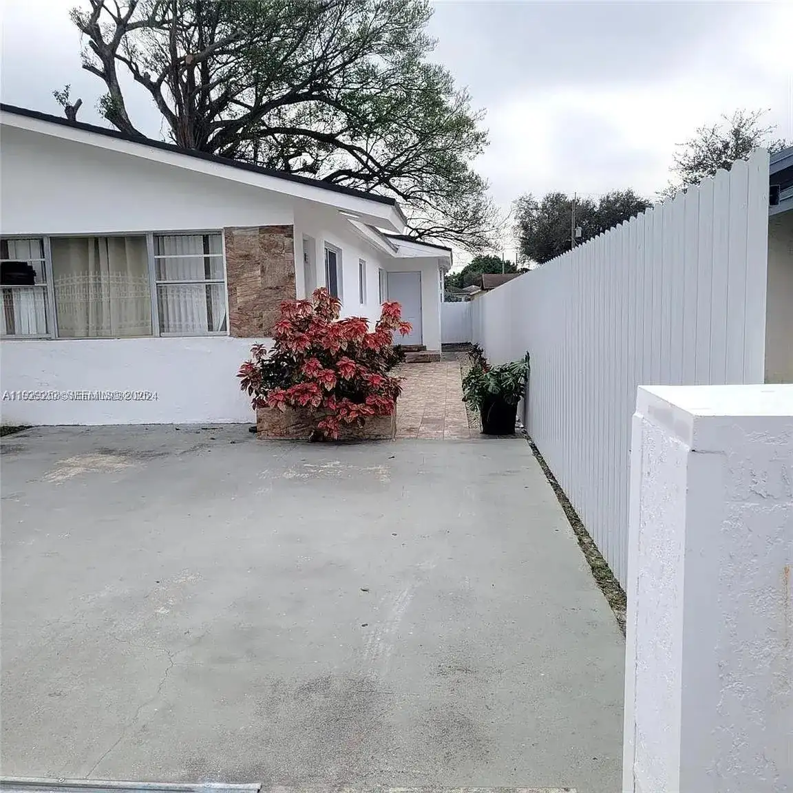 2126 NW 47th Ter, Miami FL 33142 photo 4