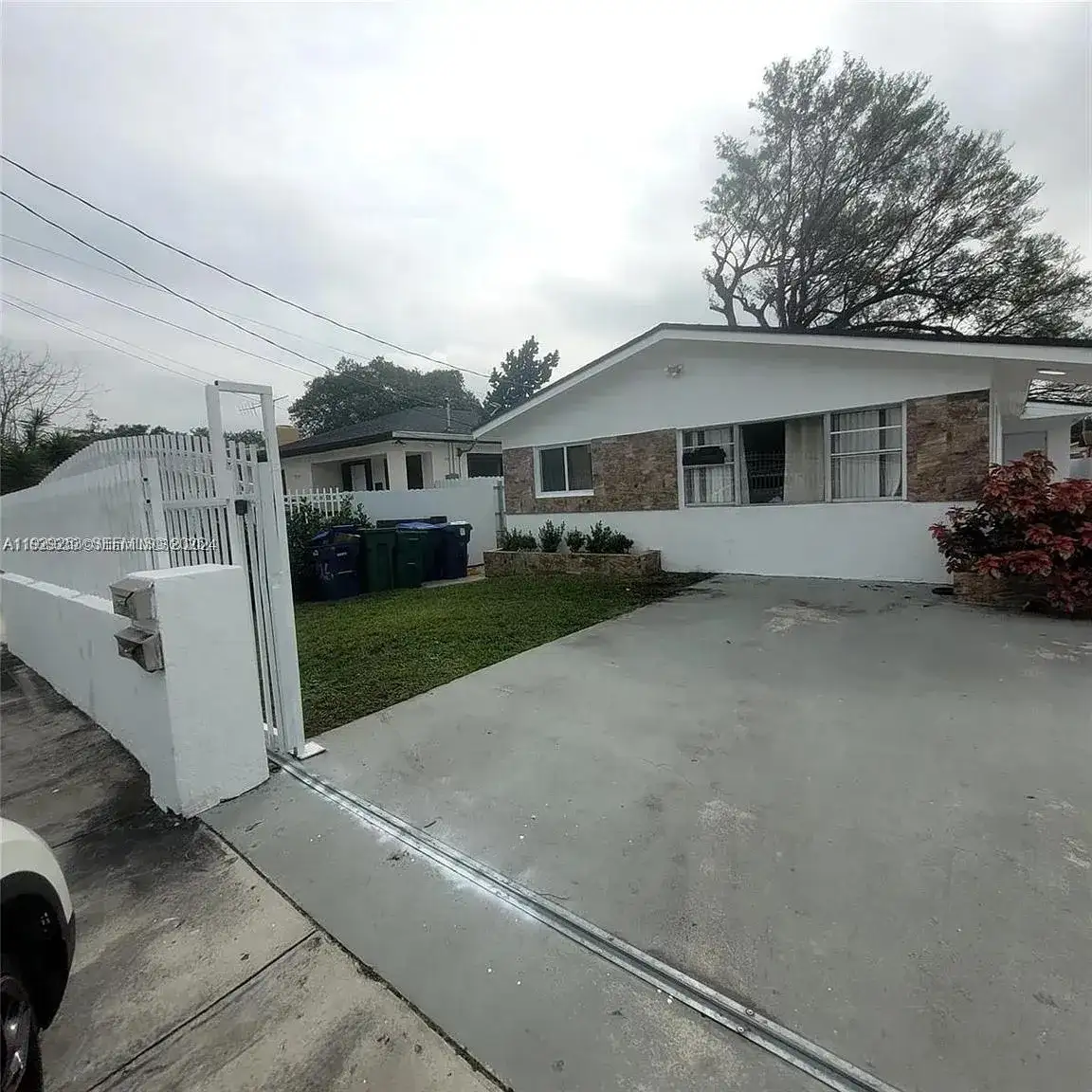 2126 NW 47th Ter, Miami FL 33142 photo 5