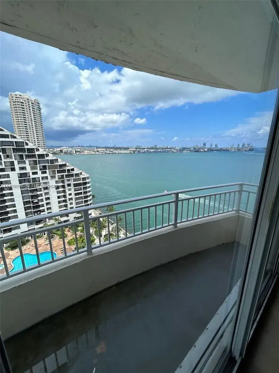 770 Claughton Island Dr # 2109, Miami FL 33131 photo 2
