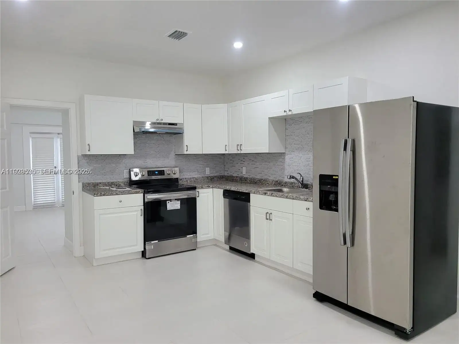 511 NW 62nd Ave, Miami FL 33126 photo 3