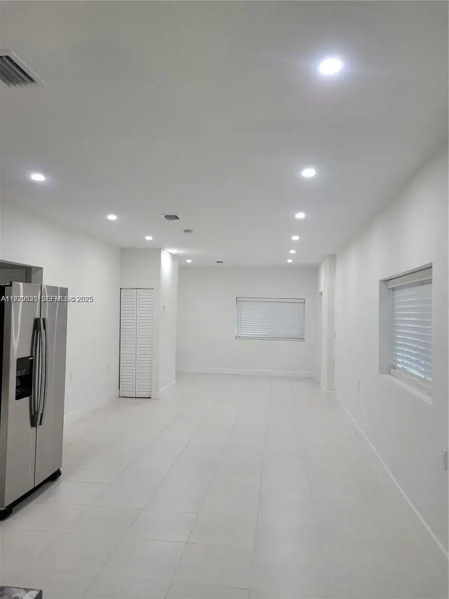 511 NW 62nd Ave, Miami FL 33126 photo 4