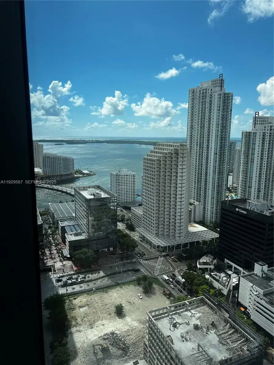 68 SE 6th St # 3401, Miami FL 33131 photo 5