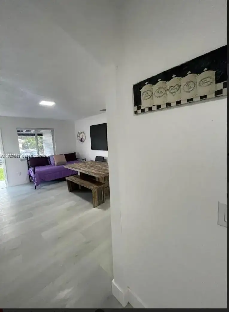 3085 NW 51st St, Miami FL 33142 photo 3