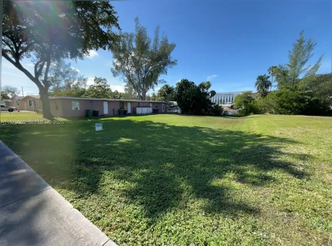 157 NW 14th Way, Dania Beach FL 33004 photo 4