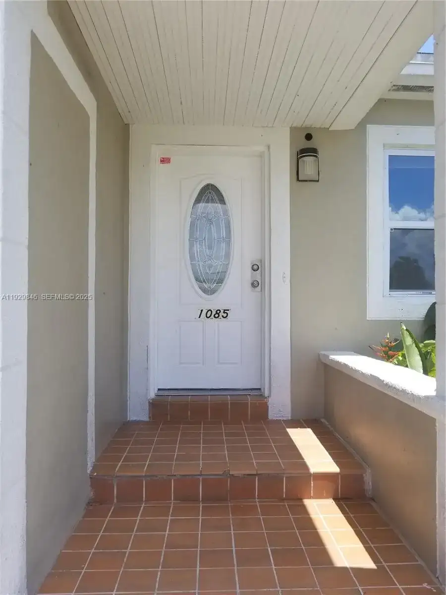 1085 NW 133rd St, North Miami FL 33168 photo 2