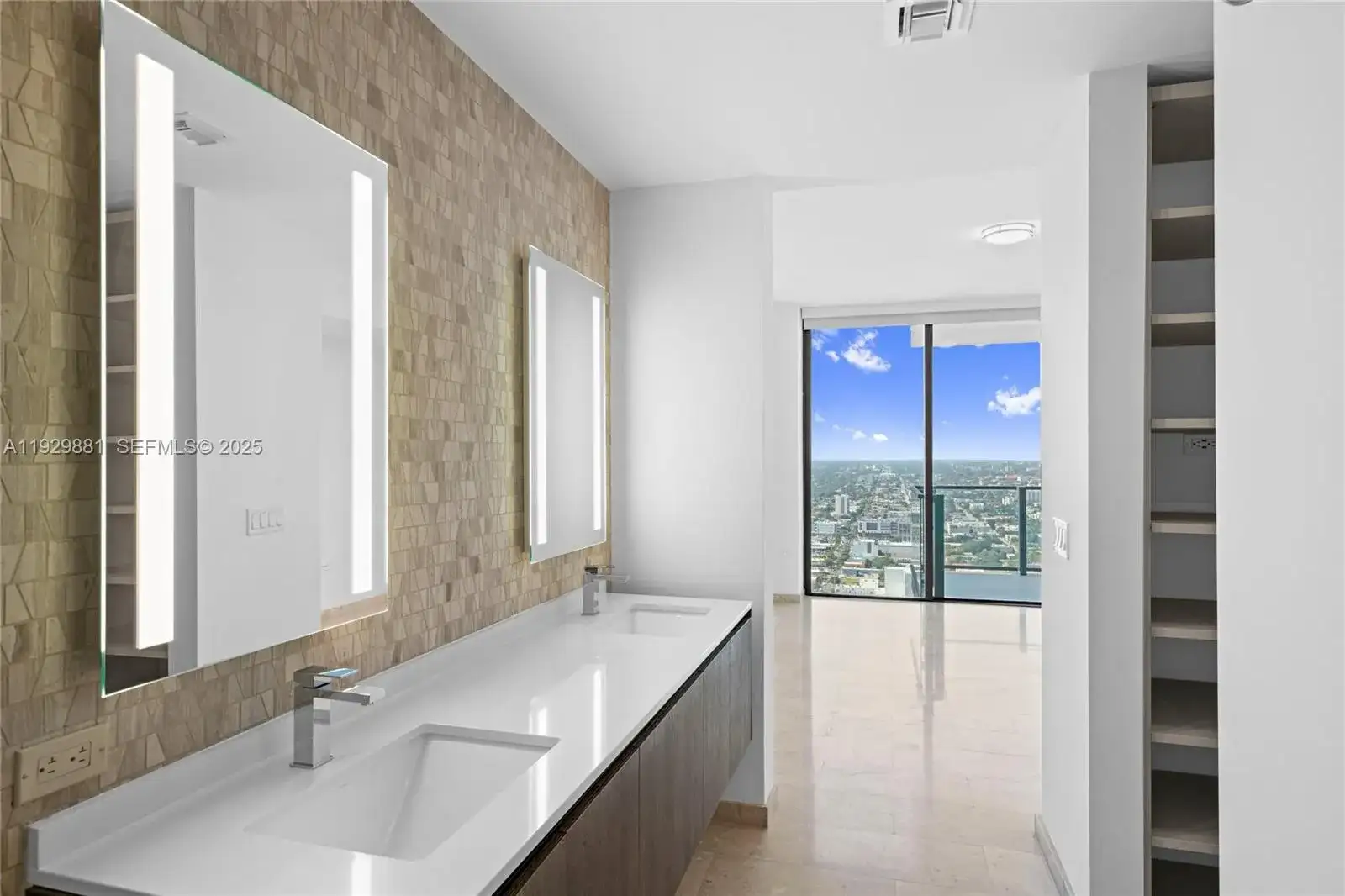 88 SW 7th St # 3608, Miami FL 33130 photo 3
